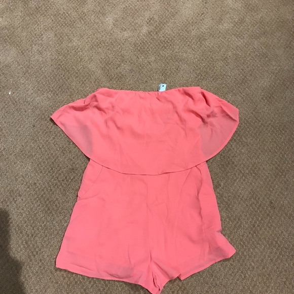 Pretty Strapless Layered Romper - Picture 2 of 6